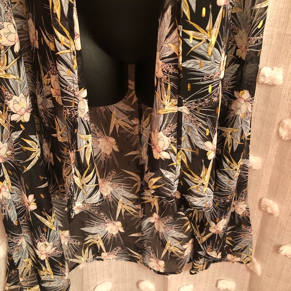 Tunic - Picture 3 of 4